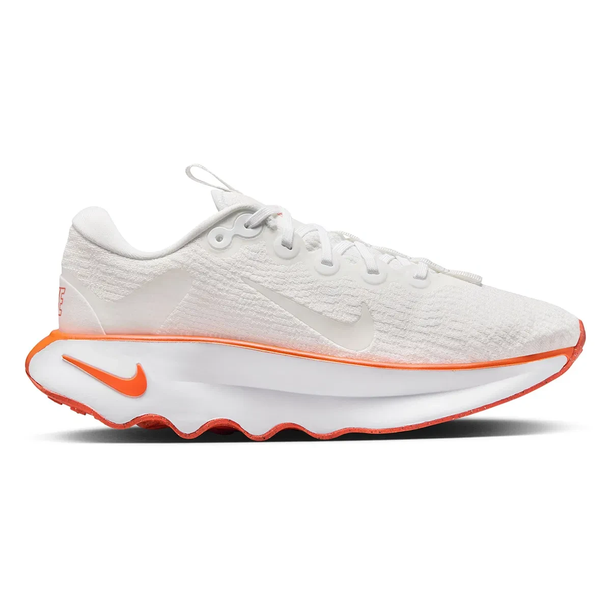 Nike Motiva Kadın Beyaz Yürüyüş Ayakkabısı DV1238-109