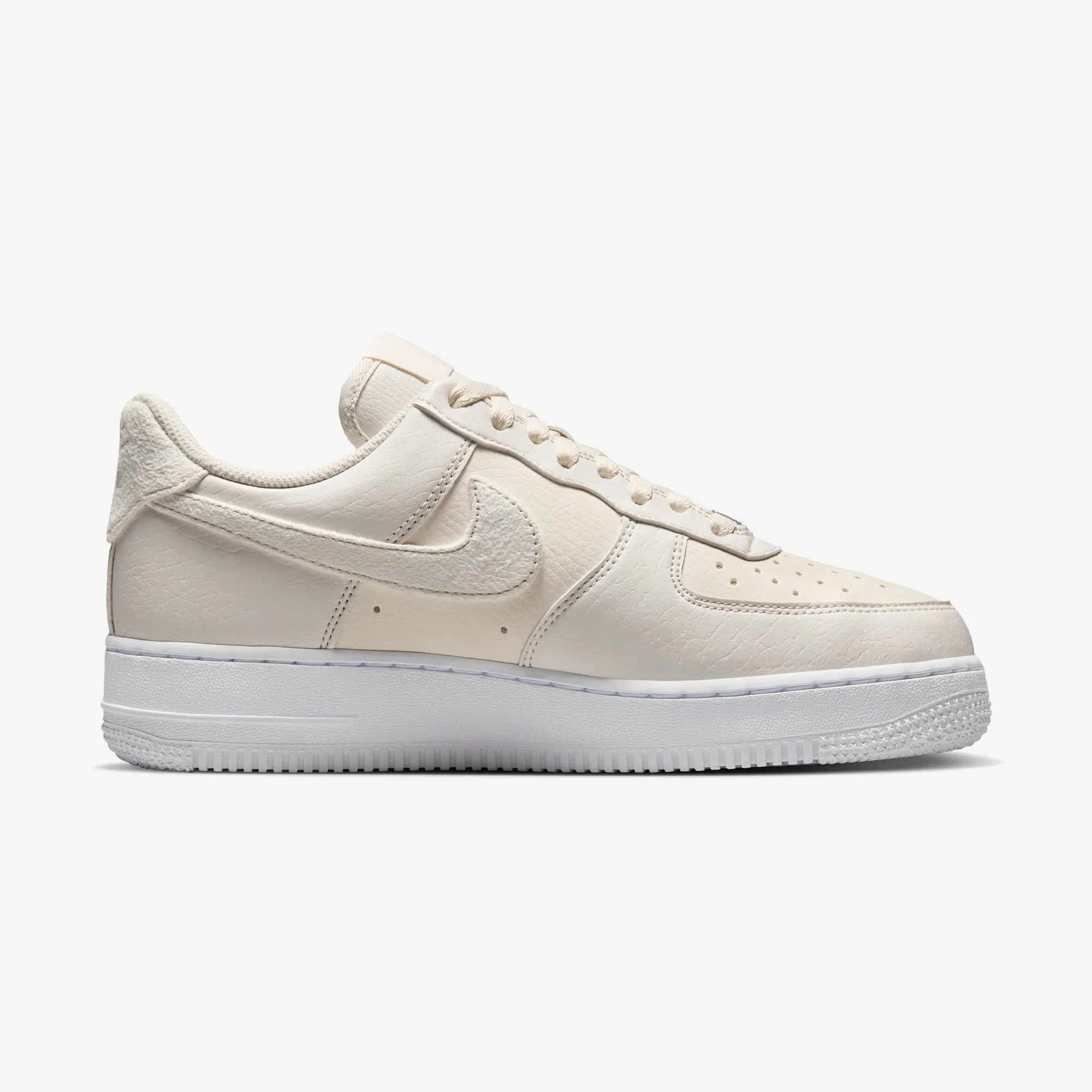 Nike Air Force 1 '07 Next Nature Kadın Krem Spor Ayakkabı HQ3905-001