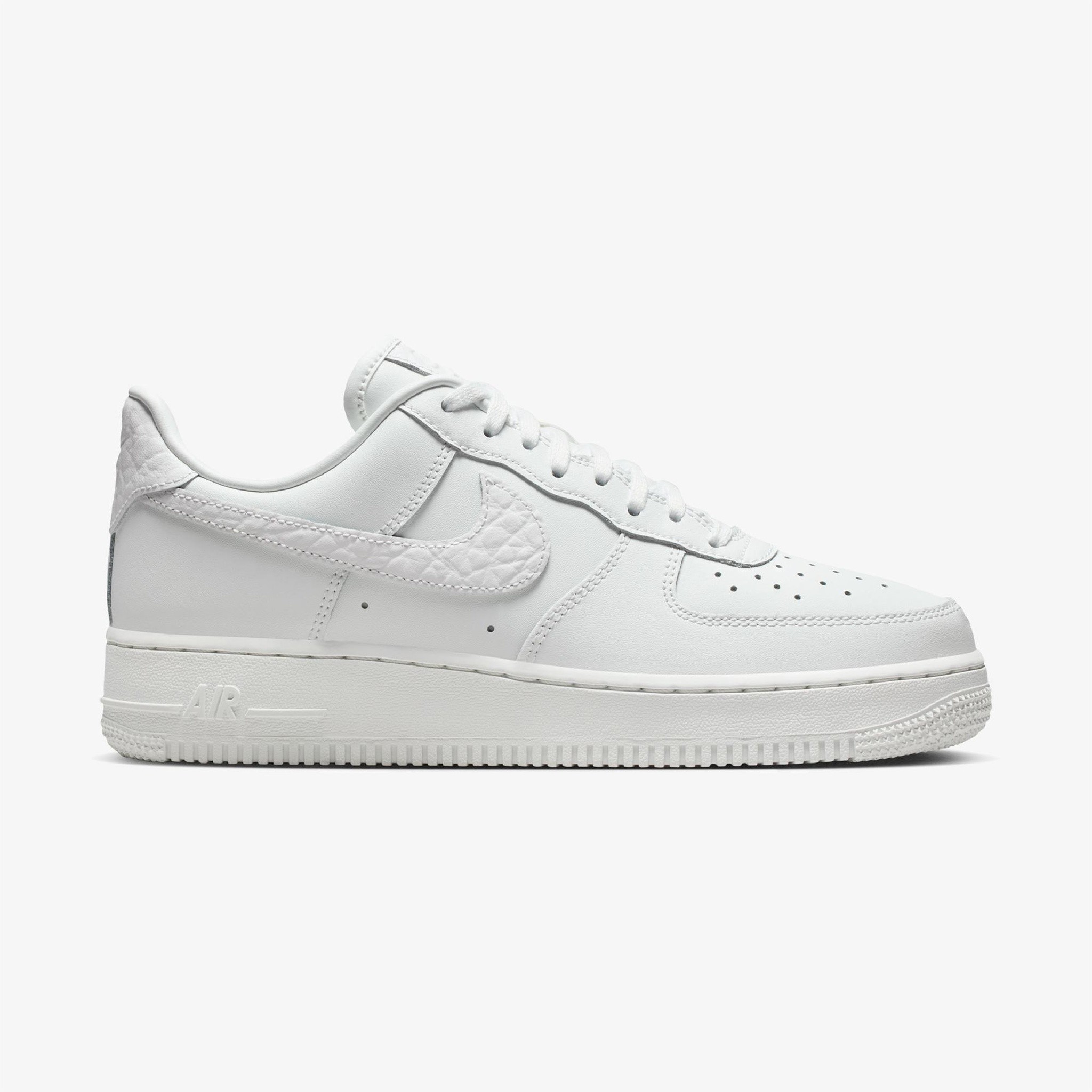 Nike Air Force 1 '07 Low Kadın Beyaz Spor Ayakkabı IM6485-121
